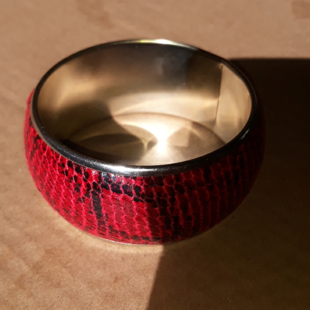 Snake print bracelet